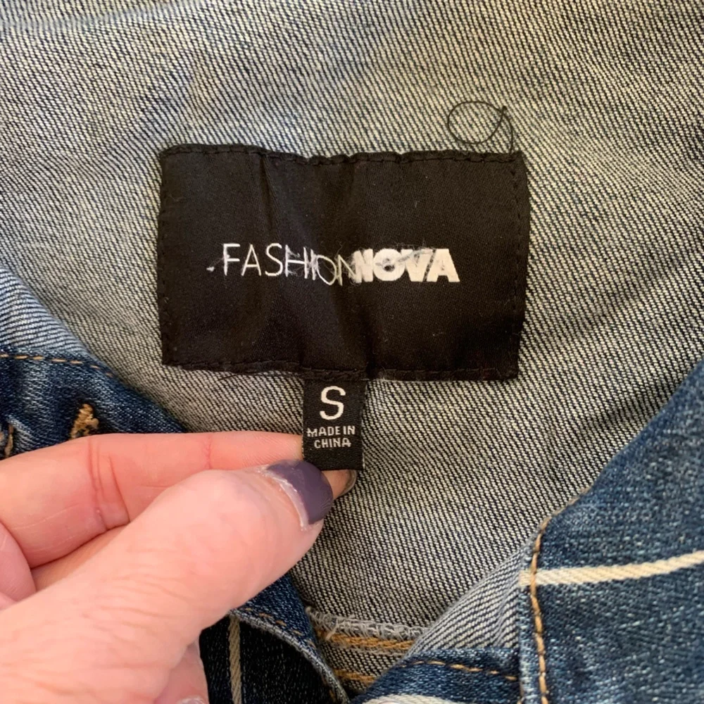 Rare find- Cropped Jean Jacket - Picture 3 of 3